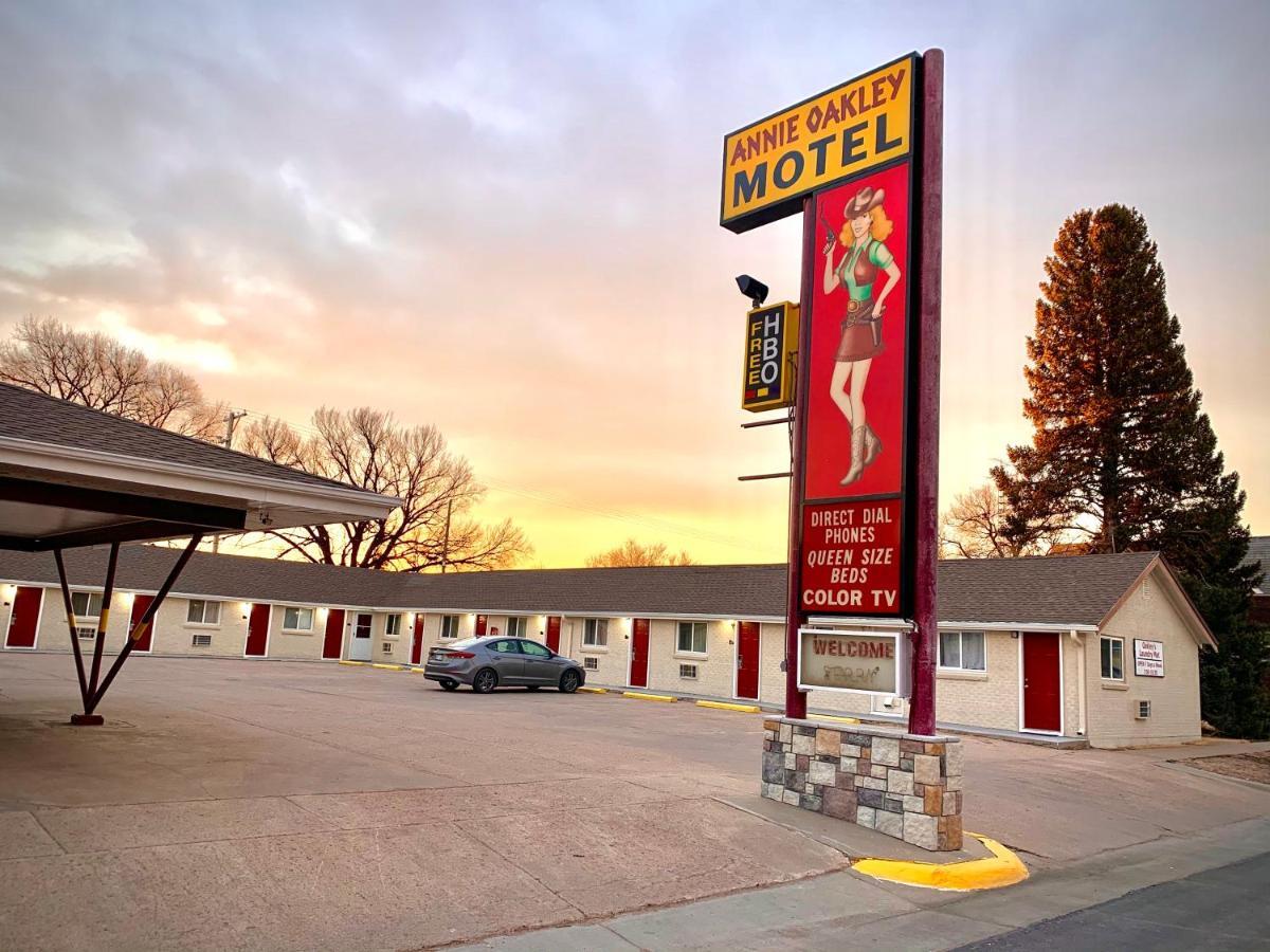 Annie Oakley Motel Oakley Exterior foto